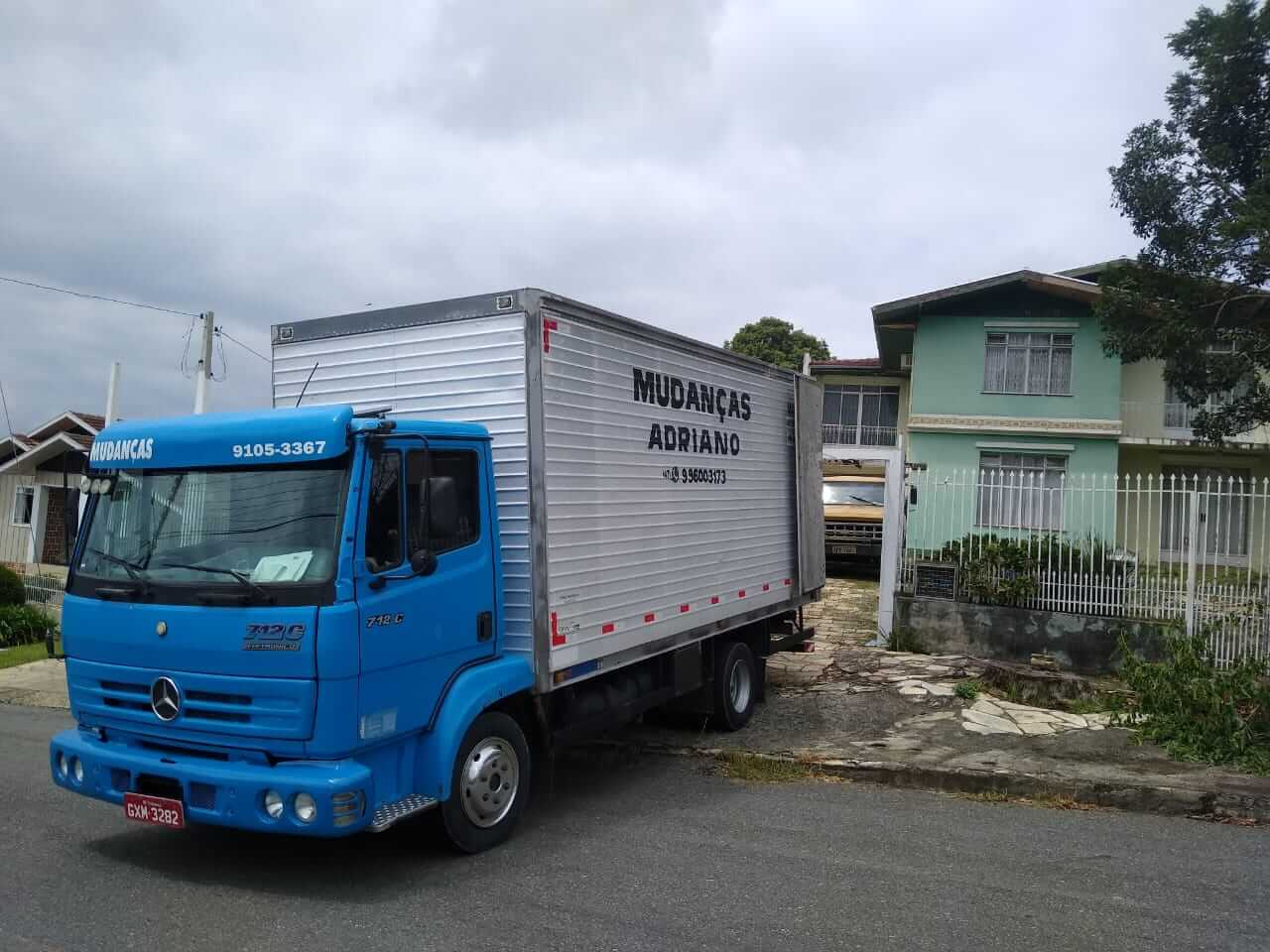 Caminhão da Mudanças Adriano, empresa de mudanças em Canoinhas SC